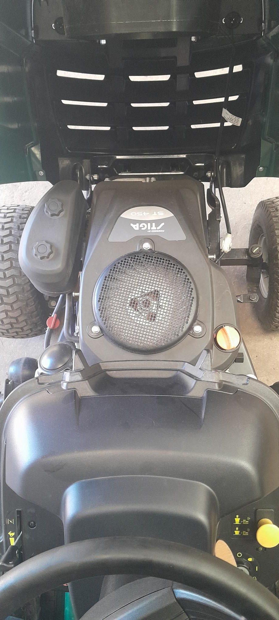 Used Atco GT30H Ride On Lawnmower - Image 4